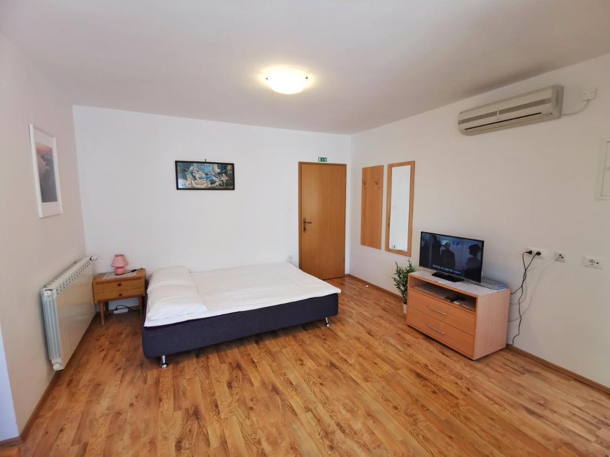 Apartments Sokolic 内里吉恩 外观 照片